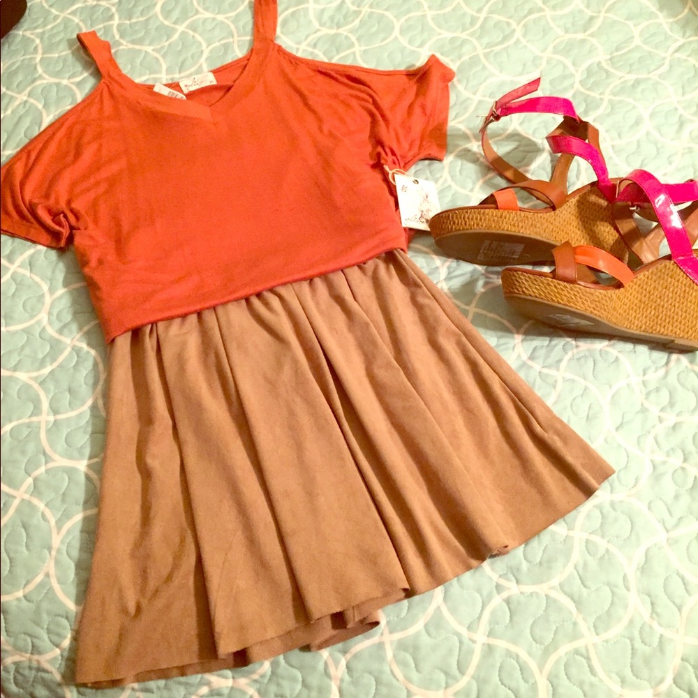 Suede pleat skirt